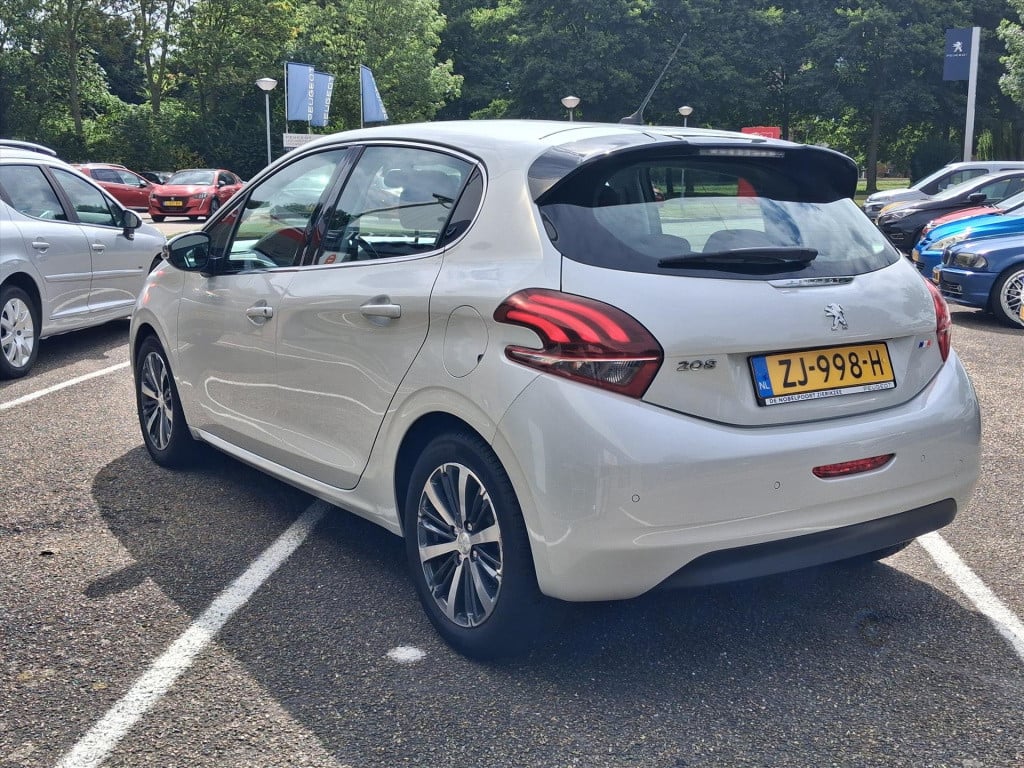 Peugeot 208 allure 1.2-110pk 5d (vol)automaat(eat6) navigatie | apple carpl