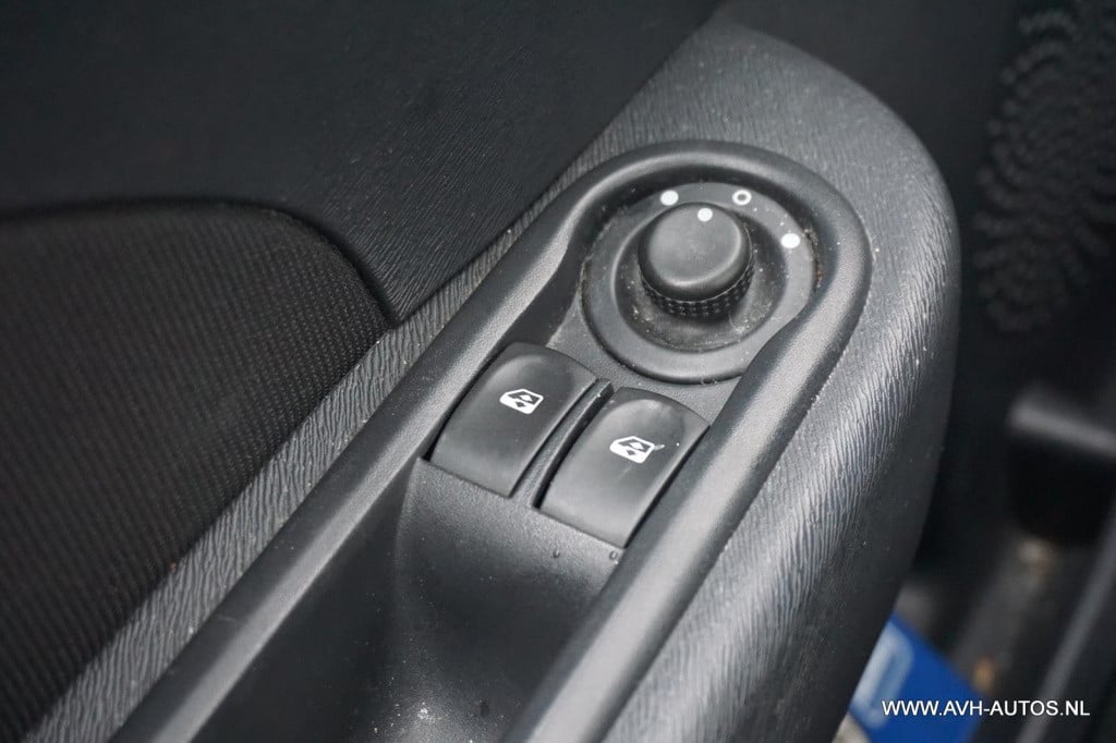 Renault Twingo 1.2-16v night & day