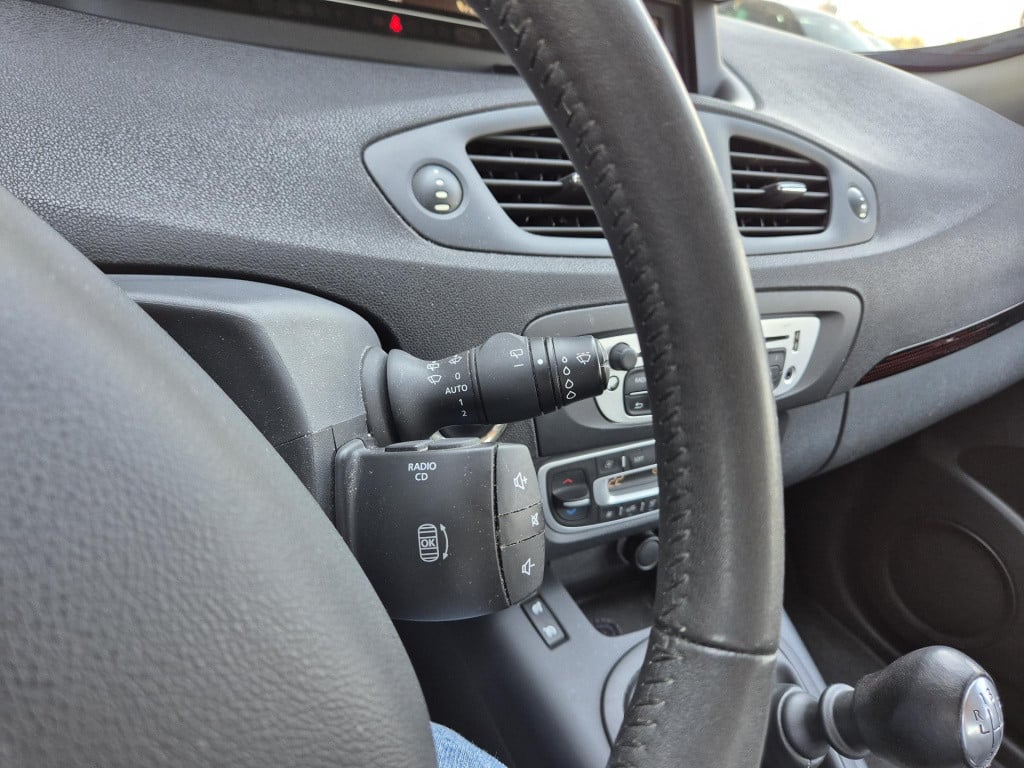Renault Scenic 1.6 16v 110 expression climate control, bluetooth, navigatie