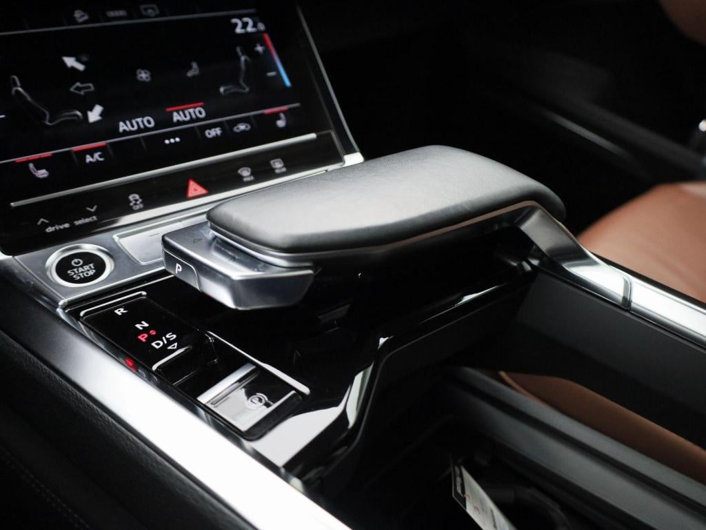 Audi E-tron 55 quattro business edition plus 95 kwh | automaat | leder | ap