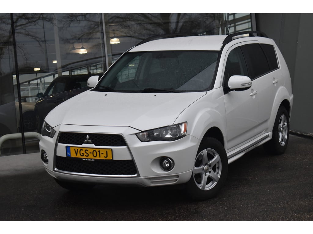 Mitsubishi Outlander outlander 2.2 di 4wd geel kenteken leder, navi, camera