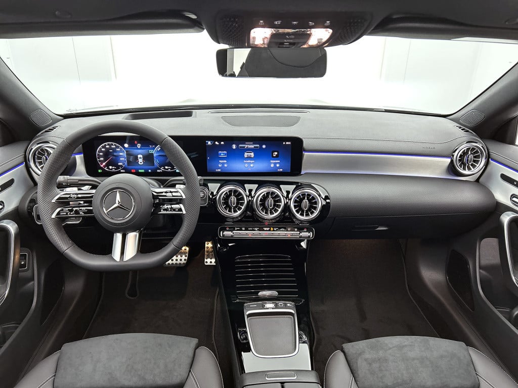 Mercedes-Benz Cla 250 e business solution amg | nightpakket | parkeerpakket
