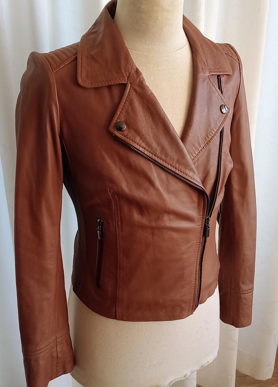 Stijlvol bruin leren jasje van het merk StudioAR.