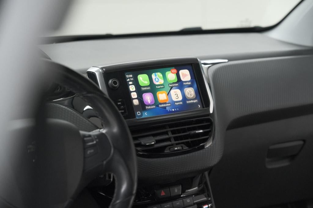 Peugeot 208 puretech 82 blue lease allure | parkeersensoren | climate contr