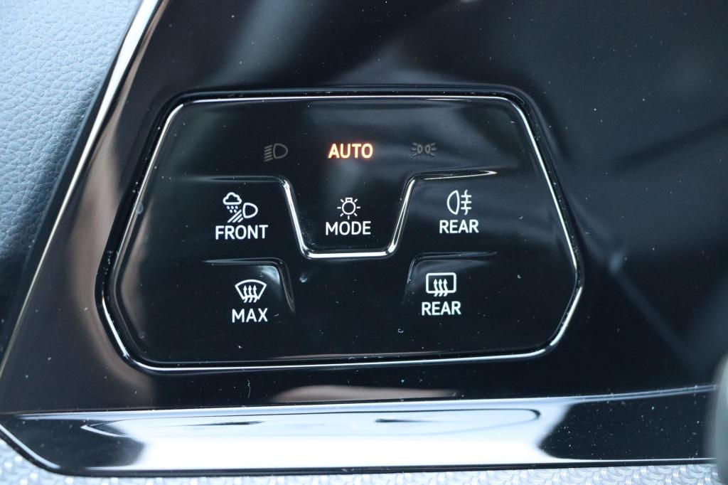 Volkswagen Golf 1.5 etsi r-line 150pk dsg7