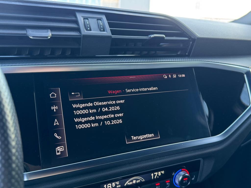 Audi Q3 35 tfsi 3x s line * matrix led * keyless * stoelverwarming