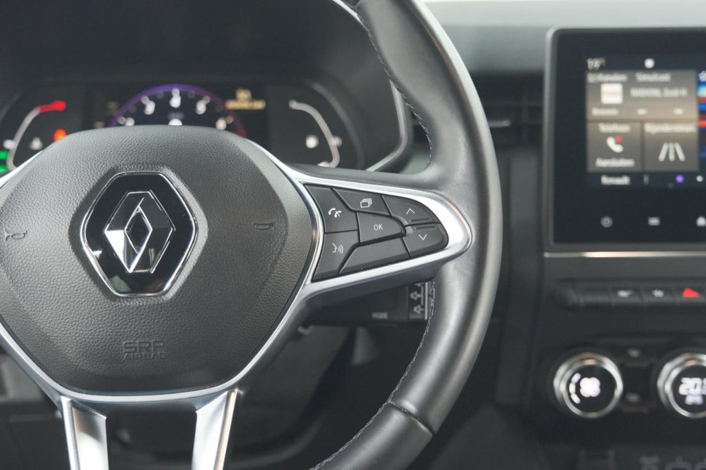 Renault Clio tce 100 intens | parkeersensoren | apple carplay | climate con