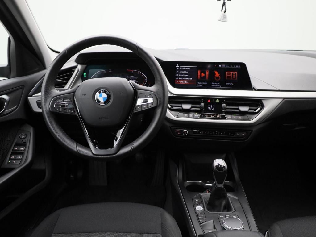 BMW 1 Serie 118i executive | navigatie | climate control | parkeer sensoren