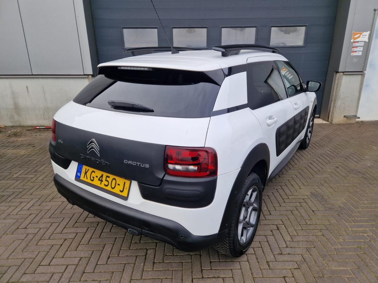 TE KOOP CITROEN C4 CACTUS 1.2 PURE TECH SHINE AUTOMAAT MET OPTIE SCHAKELEN