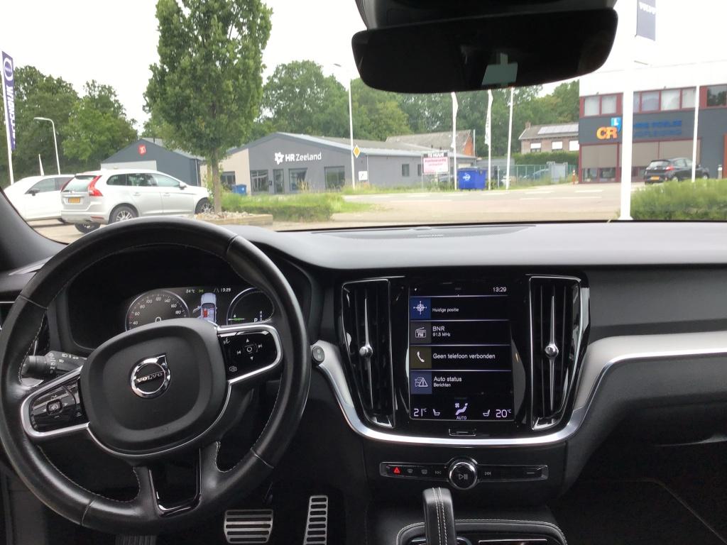 Volvo V60 2.0 t6 awd r. r-des. audio & park assist & climate line
