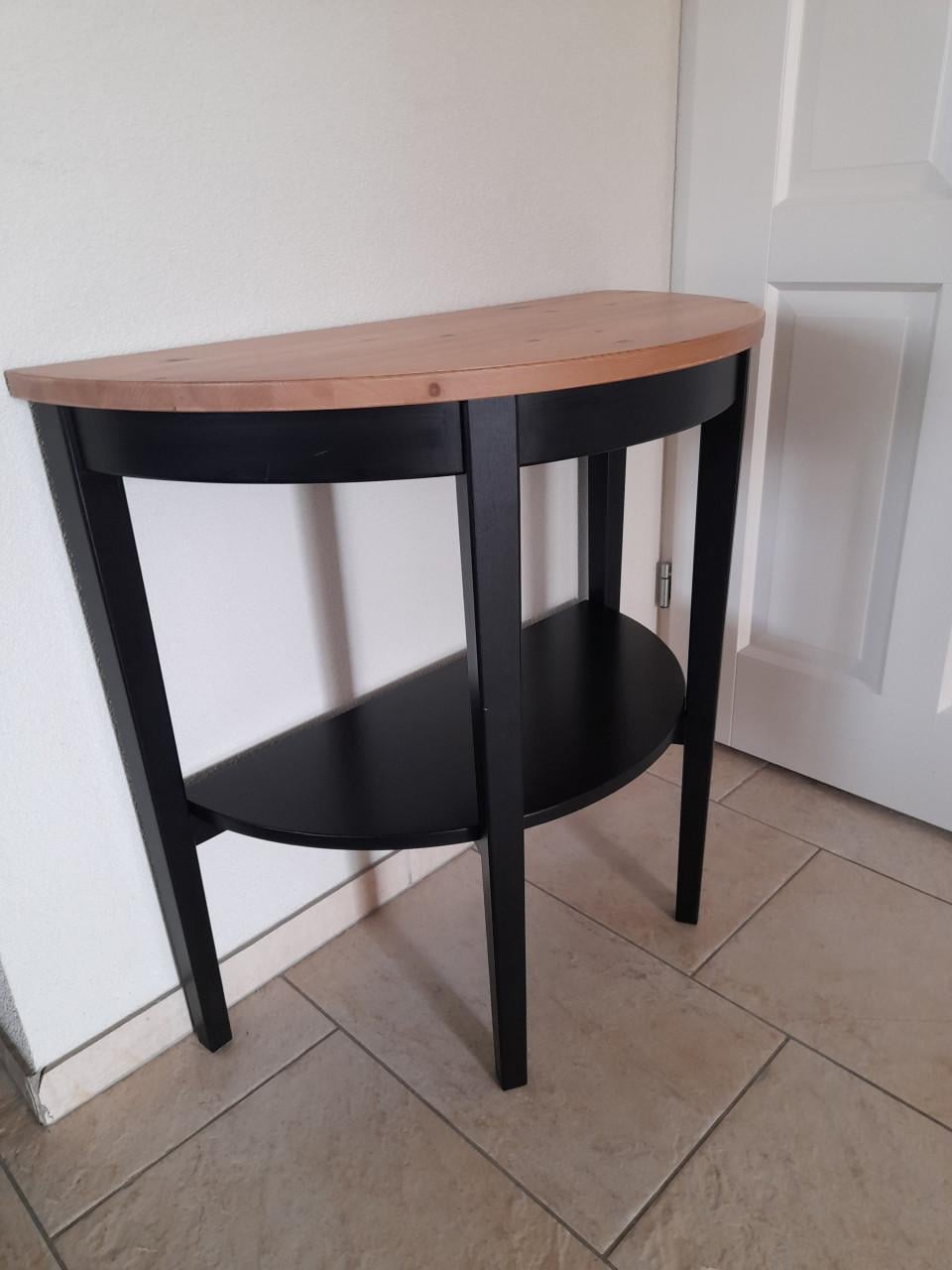 Sidetable 40 x 80 x 75H (in goede staat)
