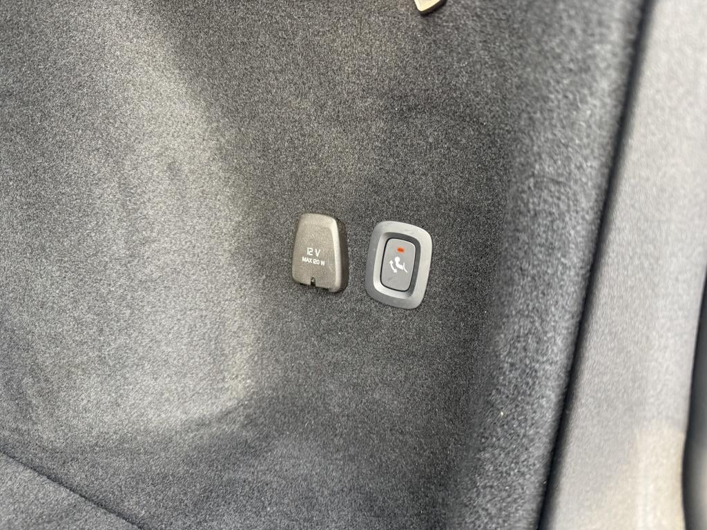 Volvo V60 t6 398pk recharge dark| panodak| adap.cruise| 360camera| trekhaa