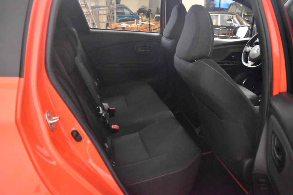 Toyota Yaris 1.3 vvt-i orange sport