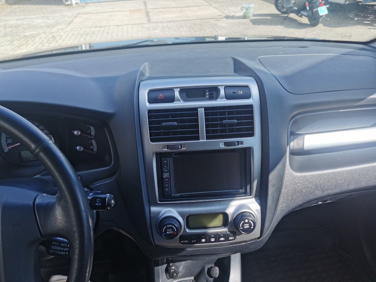 Mooie Kia Sportage 2.7 V6 4WD automaat (bieden vanaf 2800)