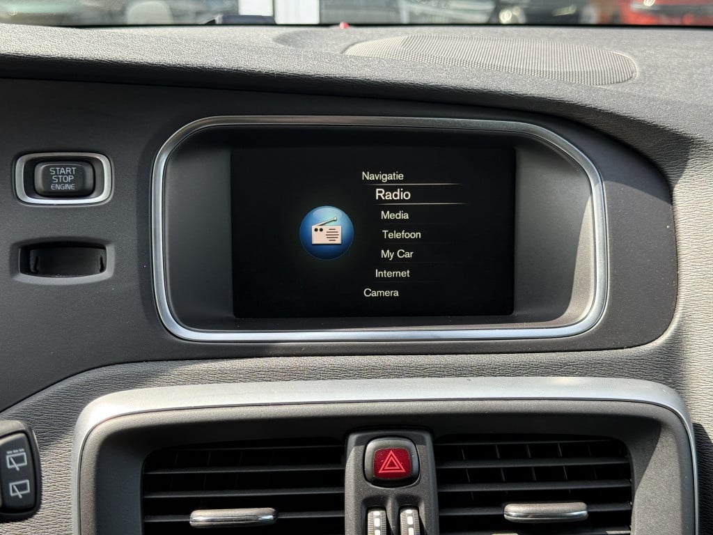 Volvo V40 cross country t3 153pk aut6 polar+ luxury| leder|pano| camera| tr