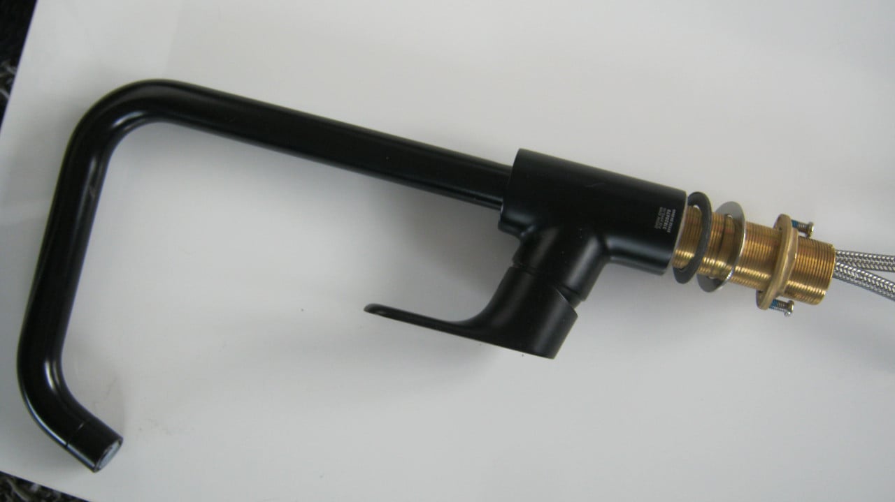 TE KOOP KEUKEN MENG KRAAN VAN GROHE MAT ZWART VOOR 20 EURO