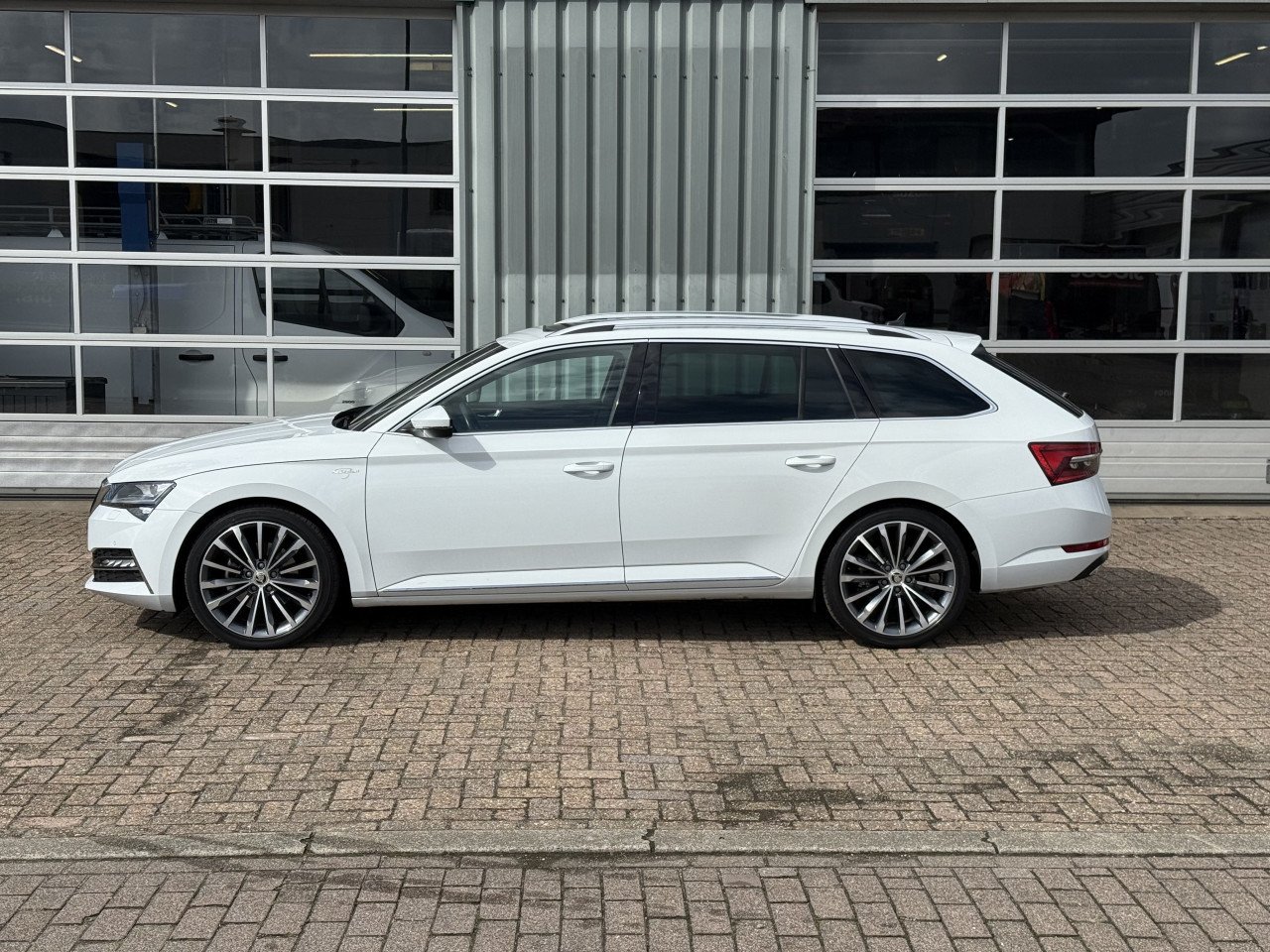 Skoda Superb Combi 1.5 TSI L&K Executive | Panorama | Stoelkoeling |