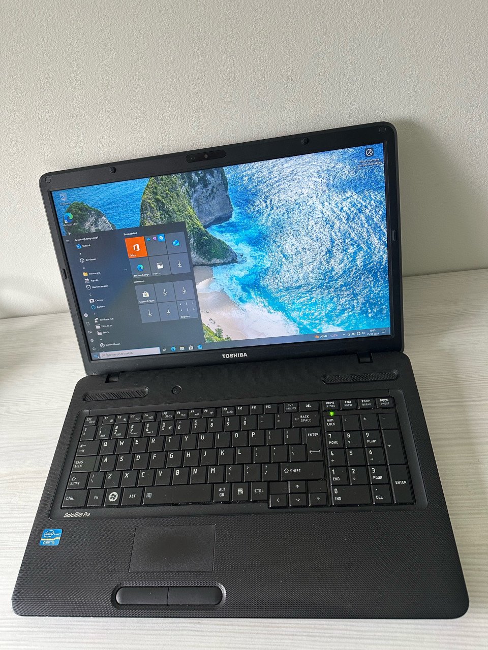 Toshiba laptop 17 inch