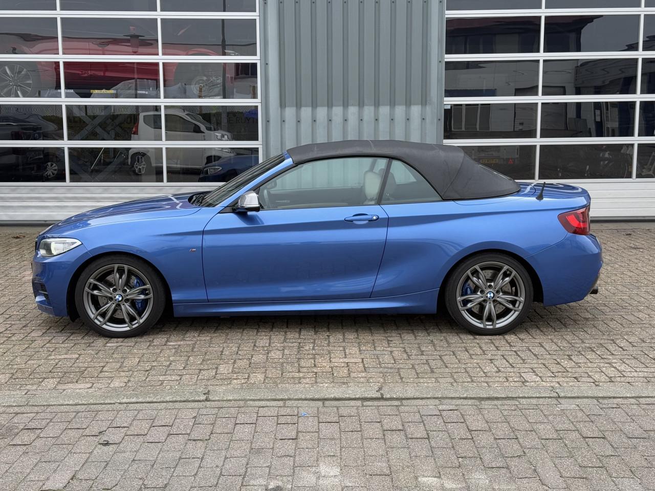 BMW 2-serie Cabrio - M235i xDrive |Full Option | Harman Kardon | Memory