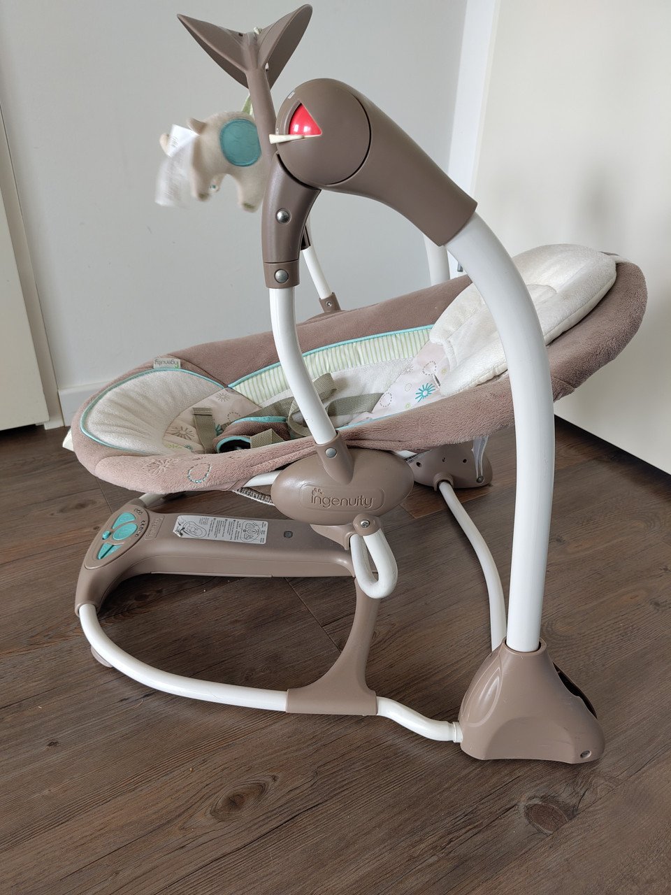 Ingenuity elektrische wipstoel voor baby
