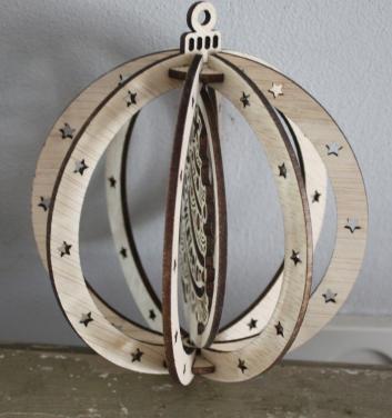 Houten kerstbal wbl zeeland