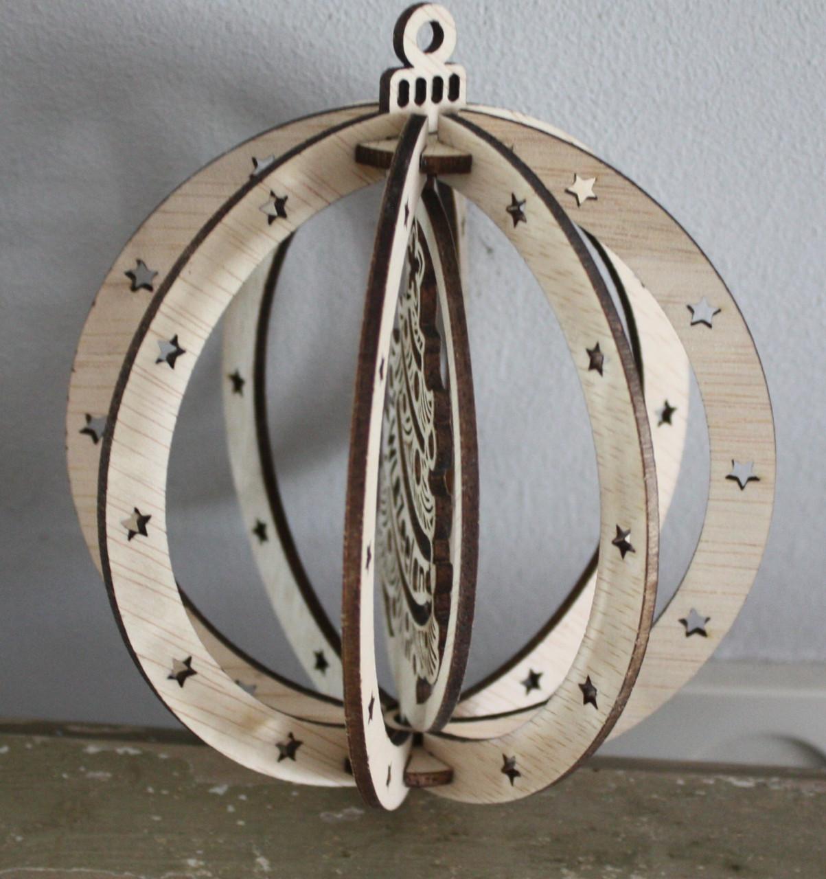 Houten kerstbal wbl zeeland