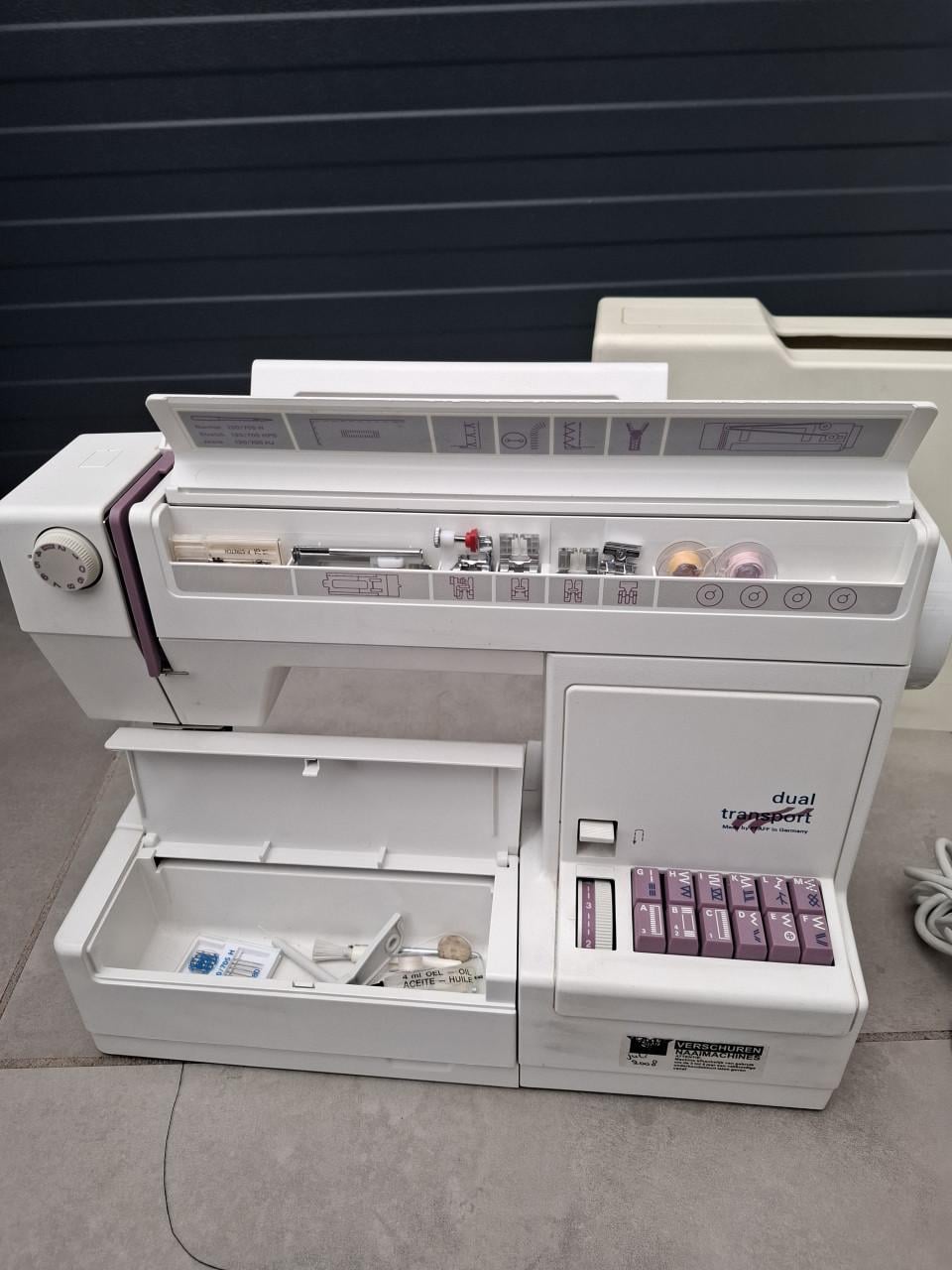 Pfaff Edition 130 Naaimachine met Dual Transport