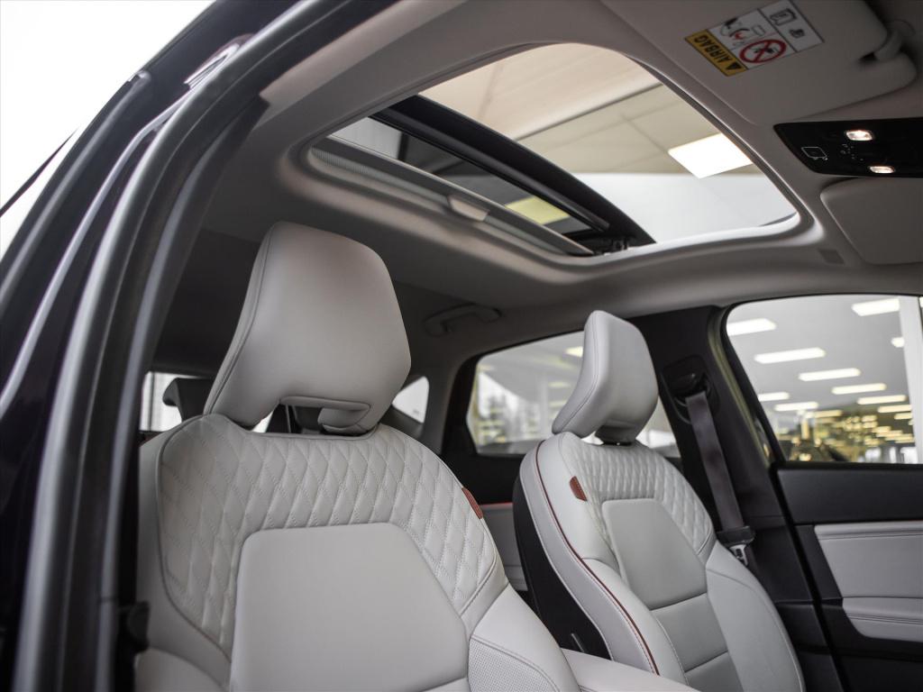 Renault Captur tce 155 initiale paris | automaat | bose | leder interieur |