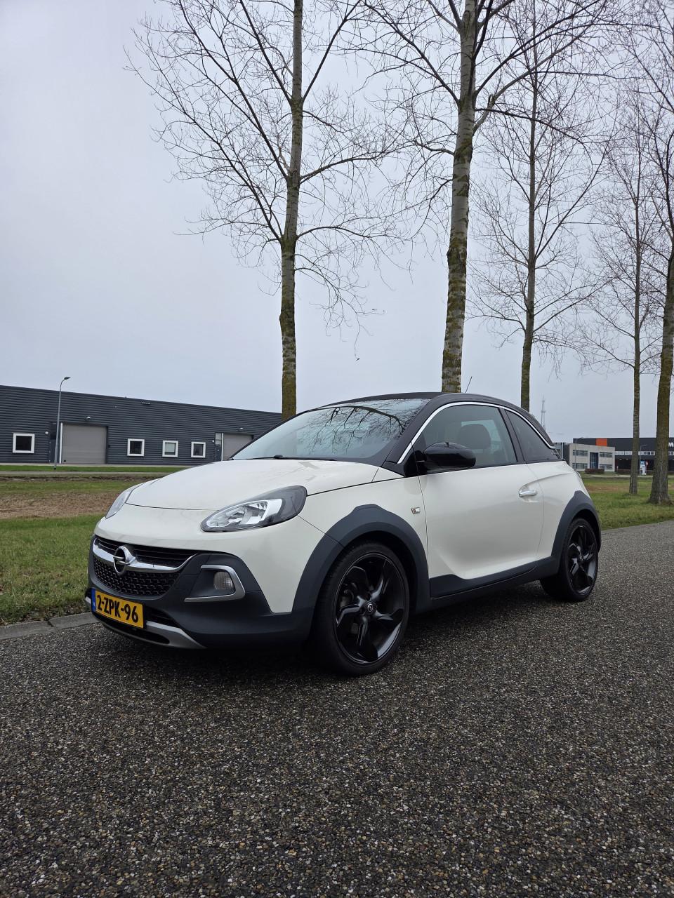 Mooie sportieve opel adam 1.0 turbo rocks 2015