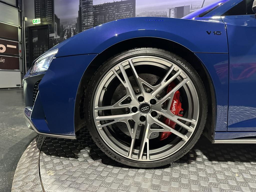 Audi R8 5.2 performance quattro 620pk *btw*b&o*keramisch*bucket seats*carbo