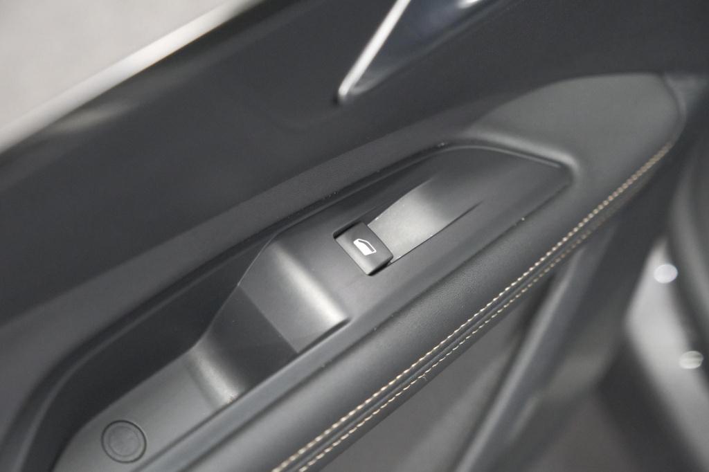 Peugeot 5008 puretech 130 eat8 gt | 7 zitplaatsen | schuif-/kanteldak | cam