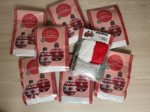 Kerstballen haken......8 setjes.