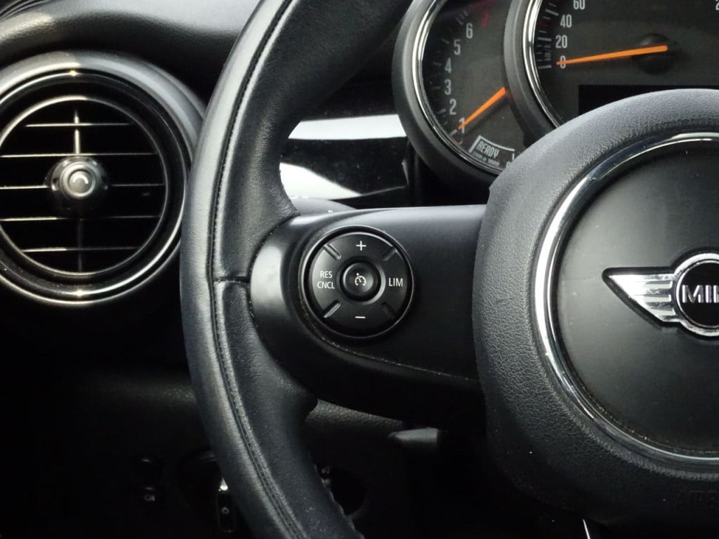 Mini One mini 1.2 business | pano | navi | bluetooth