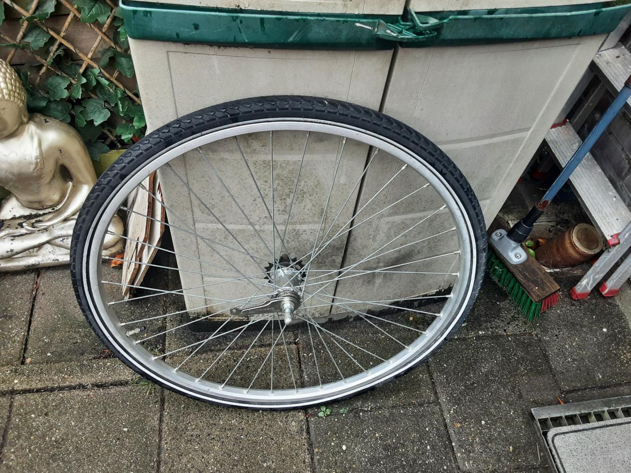 28 inch achterwiel met terugtraprem