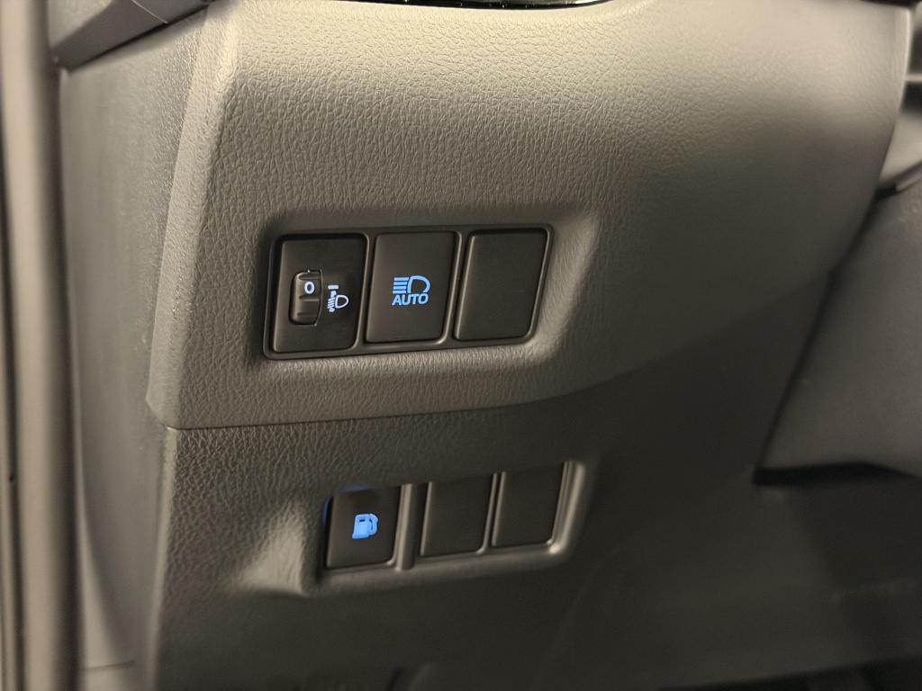 Toyota C-hr 1.8 hyb. first edit.