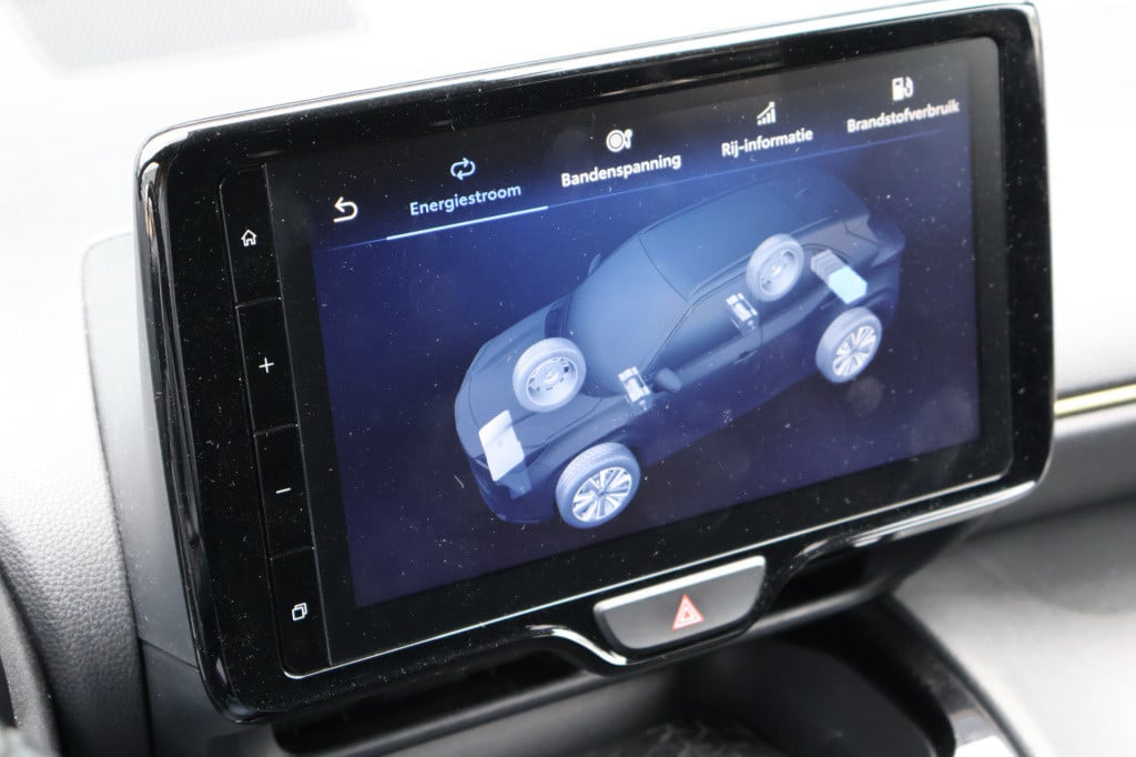 Toyota Yaris Cross 1.5 hybrid 4 x 4 l trekhaak i head-up i camera i stoelve