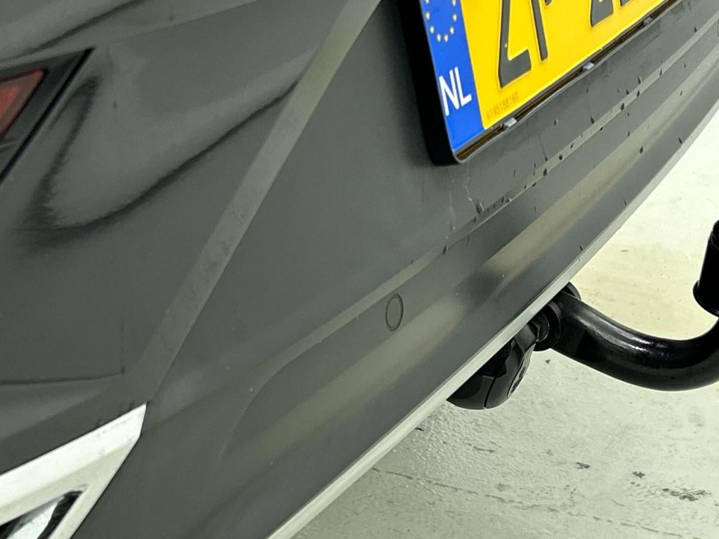 Volkswagen T-roc 1.0 tsi style | lmv | panorama dak | navigatie | parkeer s