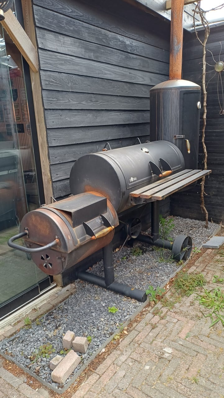 El Fuego Kiona houtskoolgrill, off-set en verticale smoker