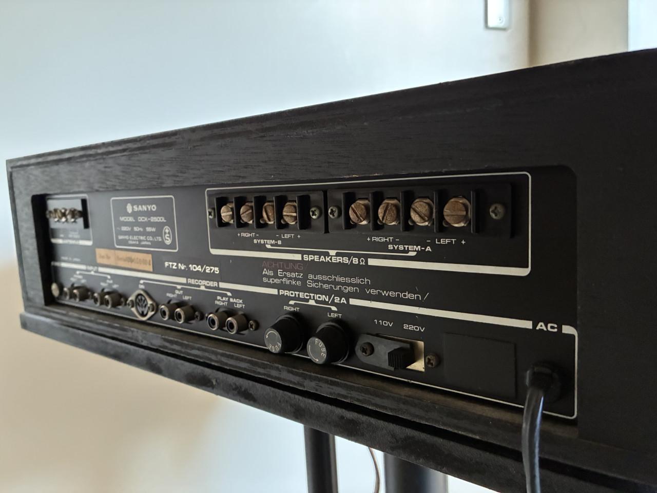 Een perfecte Sanyo tuner/versterker DCX-2500L.