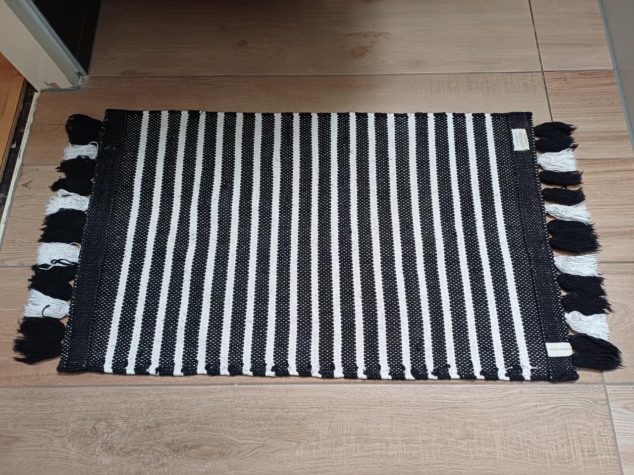 Walra Badmat Stripes & Structure: zwart/wit met kwastjes