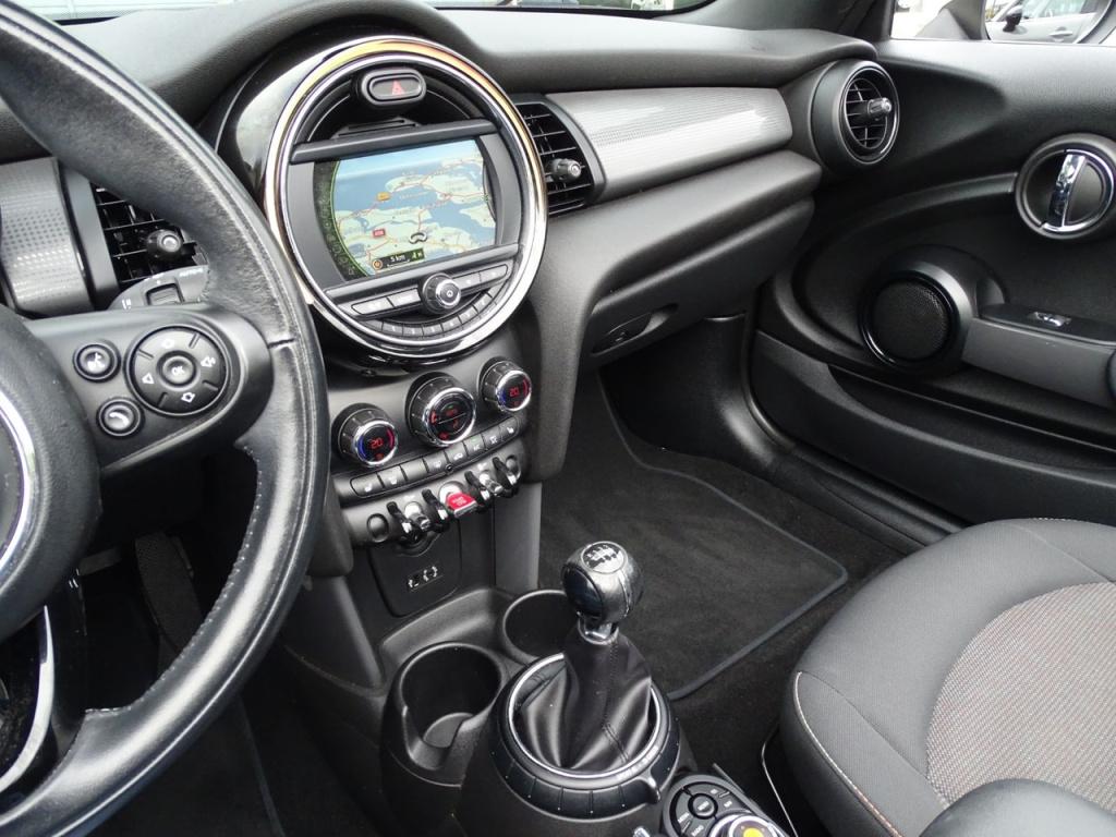 Mini Cooper Cabrio mini 1.5 pepper serious business