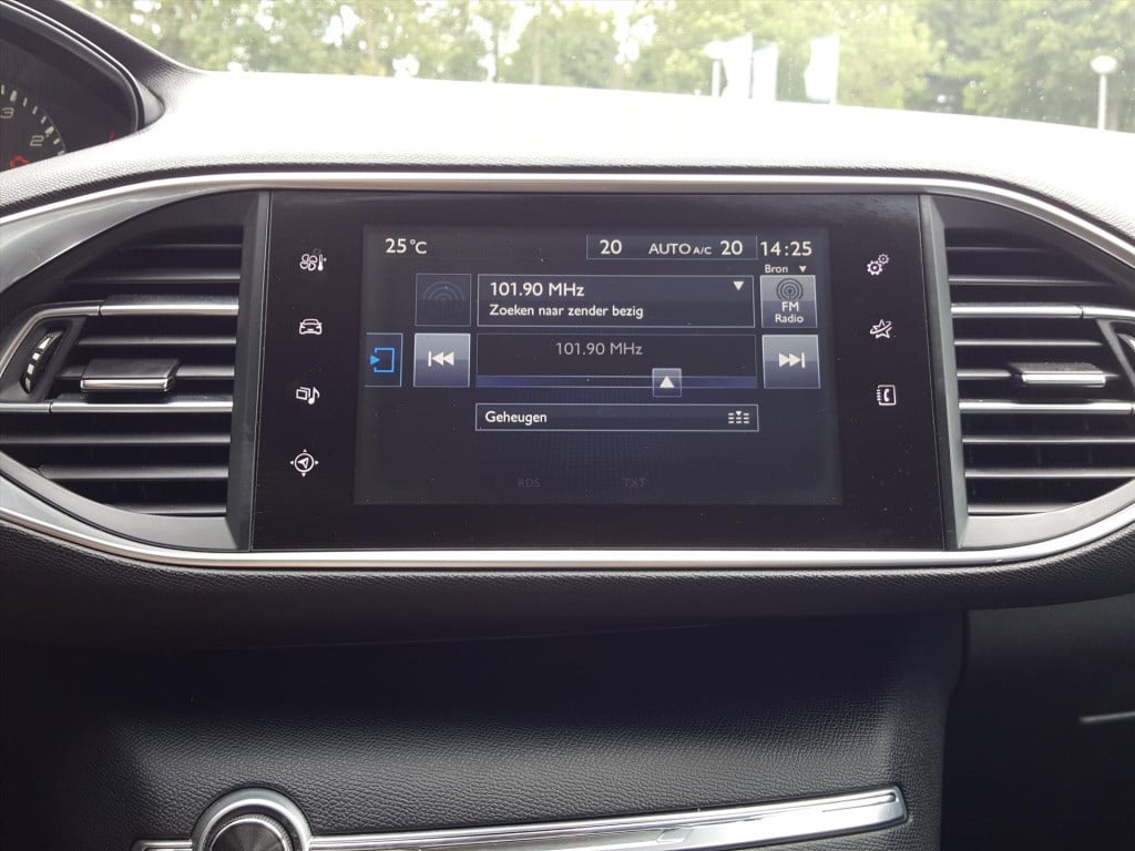 Peugeot 308 1.2 e-thp 110pk blue lease premium | navigatie | bt | cruise & 