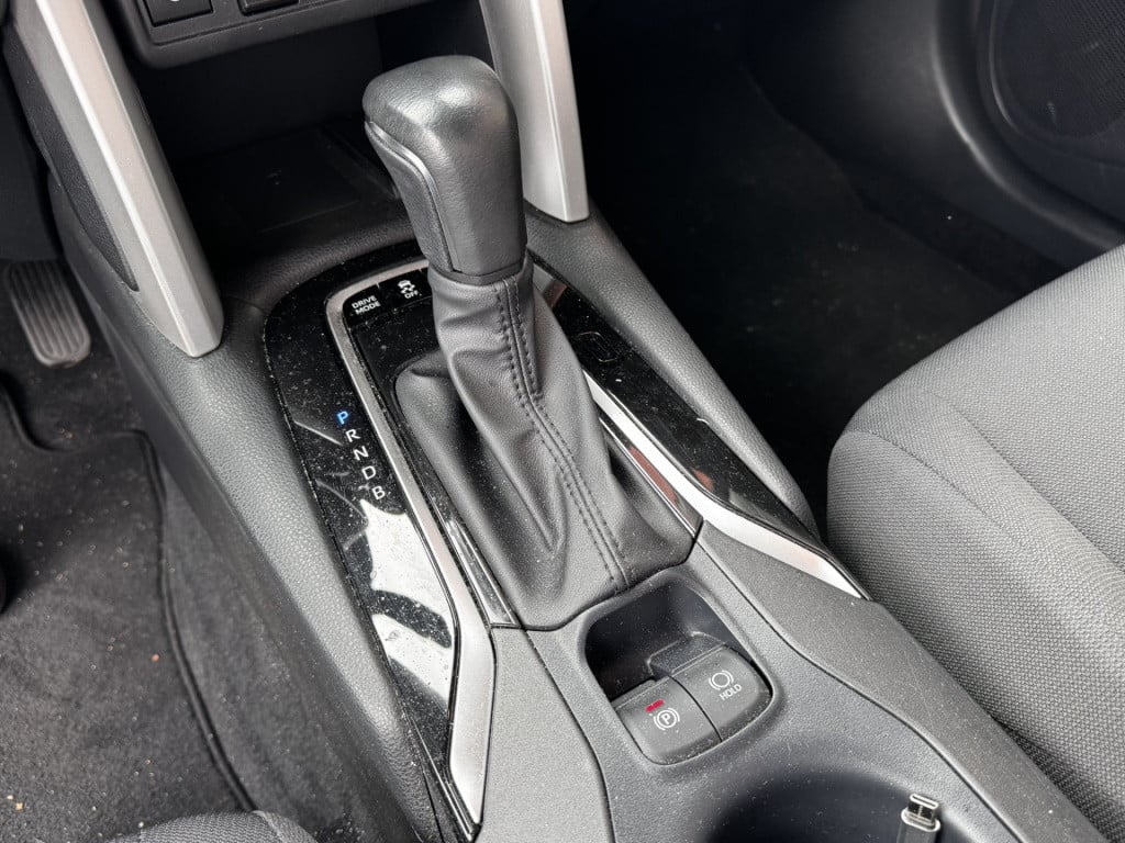 Toyota Corolla Cross 2.0 high power hybrid first edition | apple carplay |