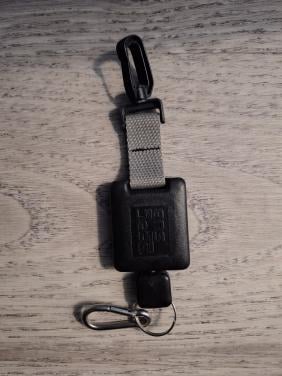 SEAC retractor inclusief rvs musketonhaak.