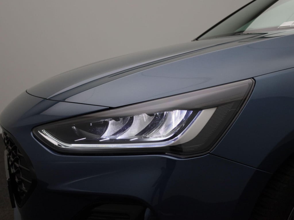 Ford Focus 1.0 ecoboost hybrid st-line