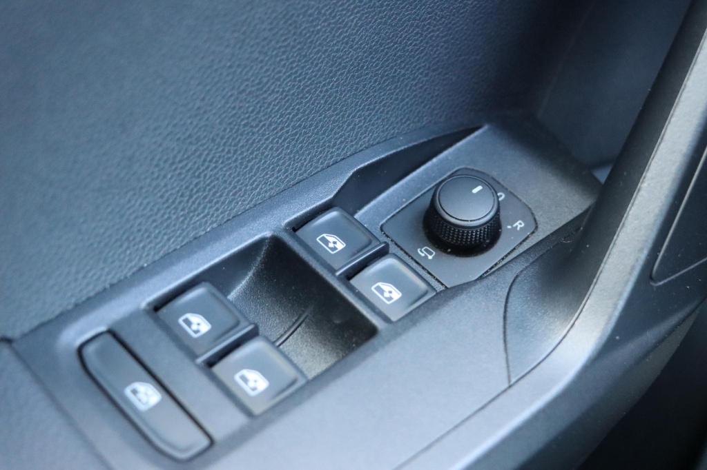 Seat Arona 1.0 tsi style | parkeersensoren | app connect | climate control