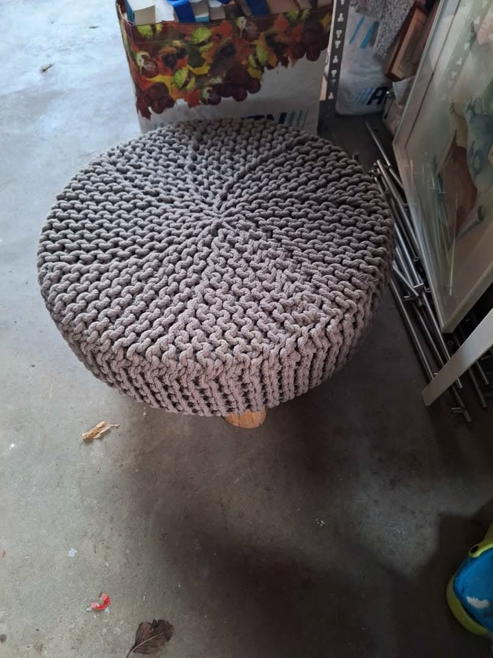 Mooie poef ophaalprijs