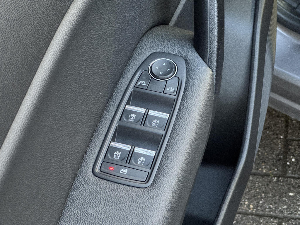 Renault Captur 1.3 tce 140 intens automaat, trekhaak!