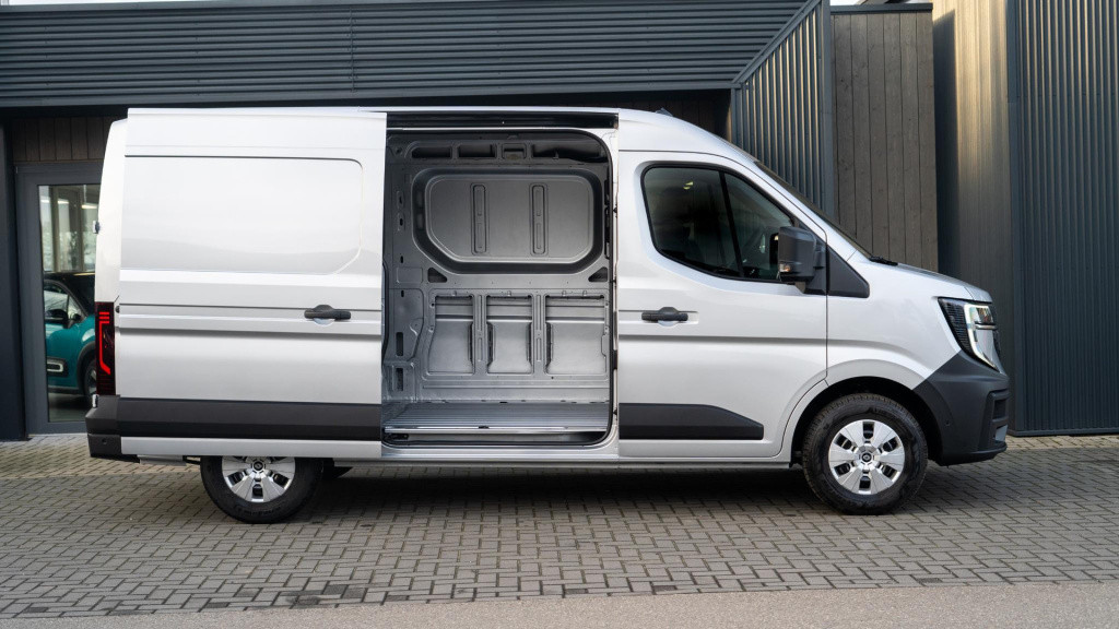 Renault Master t35 2.0 dci 150 l2h2 extra | nieuw model | camera | parkeers