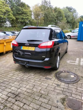 Ford Grand C max  Titanium veel onderhoud lees meer